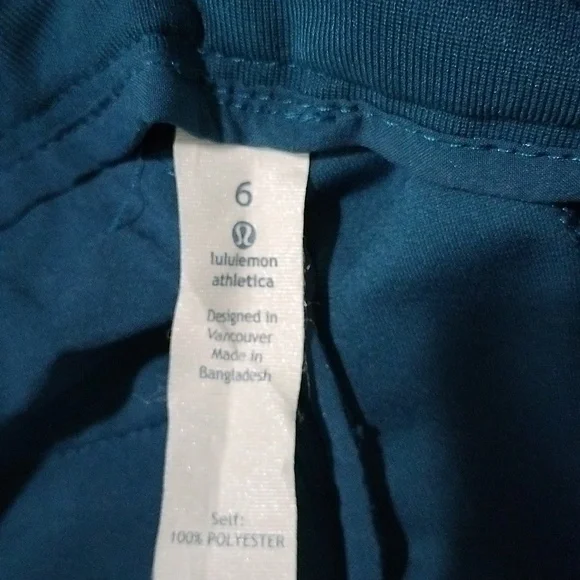 Lululemon women's Bermuda shorts size 6